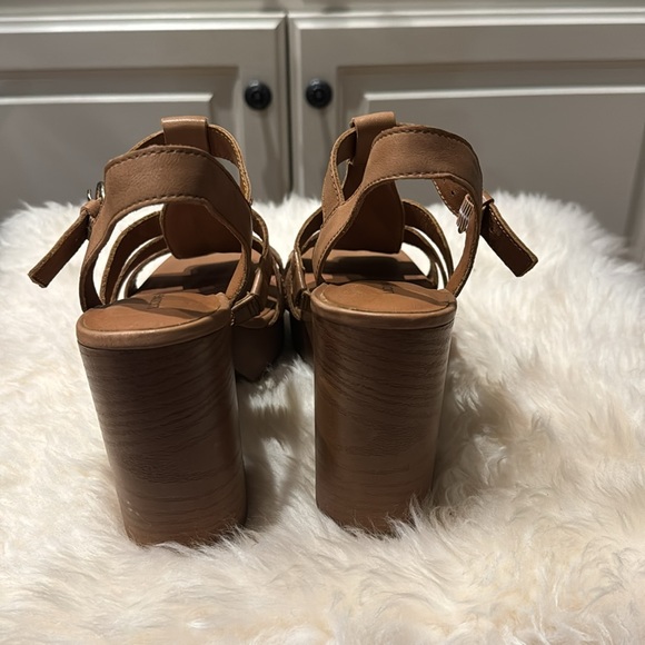 Brand New! Women's Imana Strappy Slingback Platform Dress Sandals - Picture 3 of 5